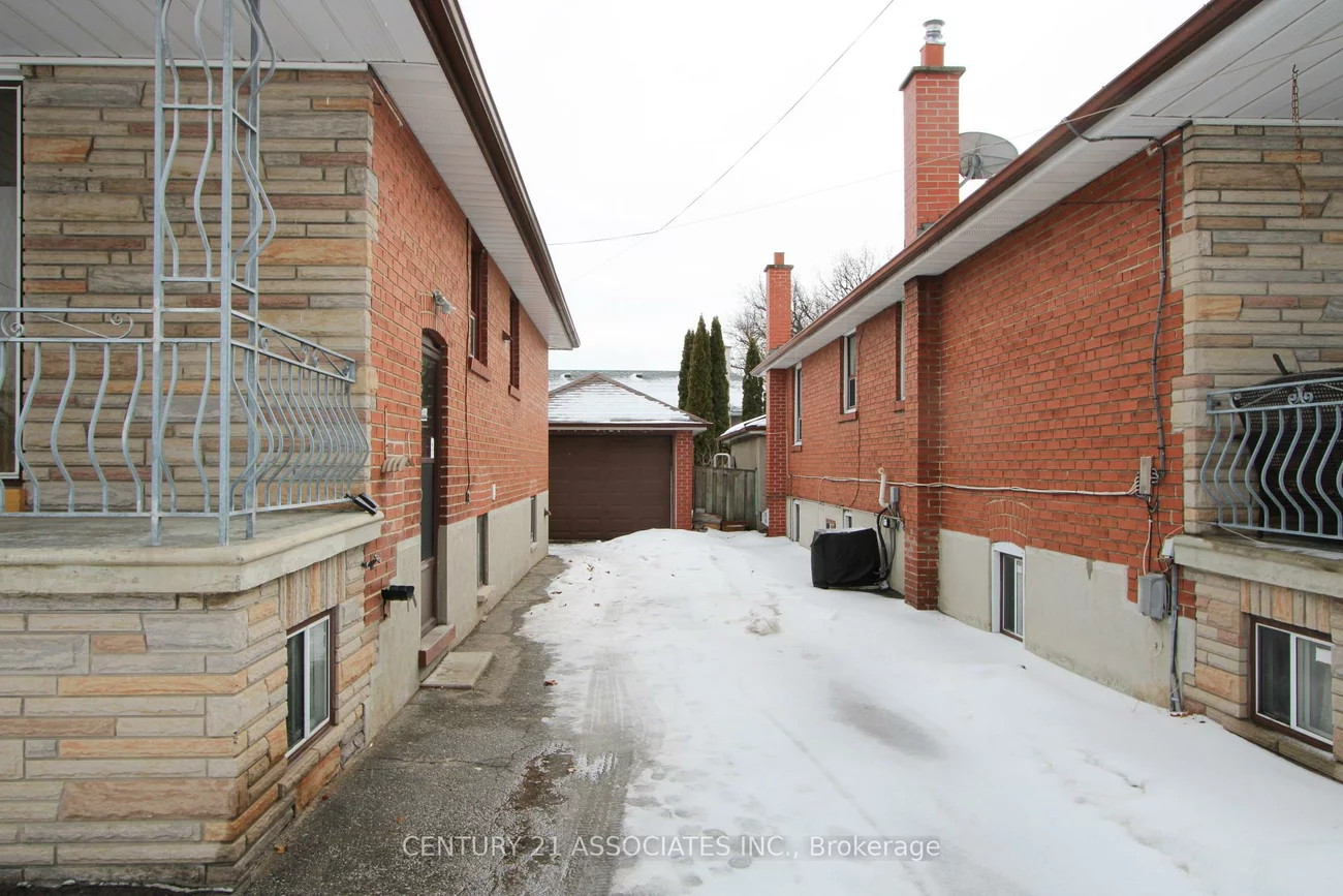 421, Lanor, Alderwood, Toronto