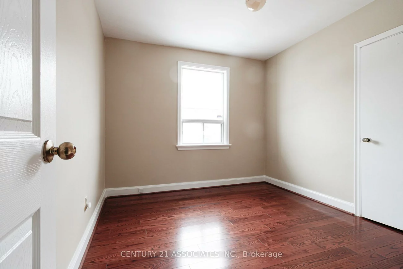 421, Lanor, Alderwood, Toronto