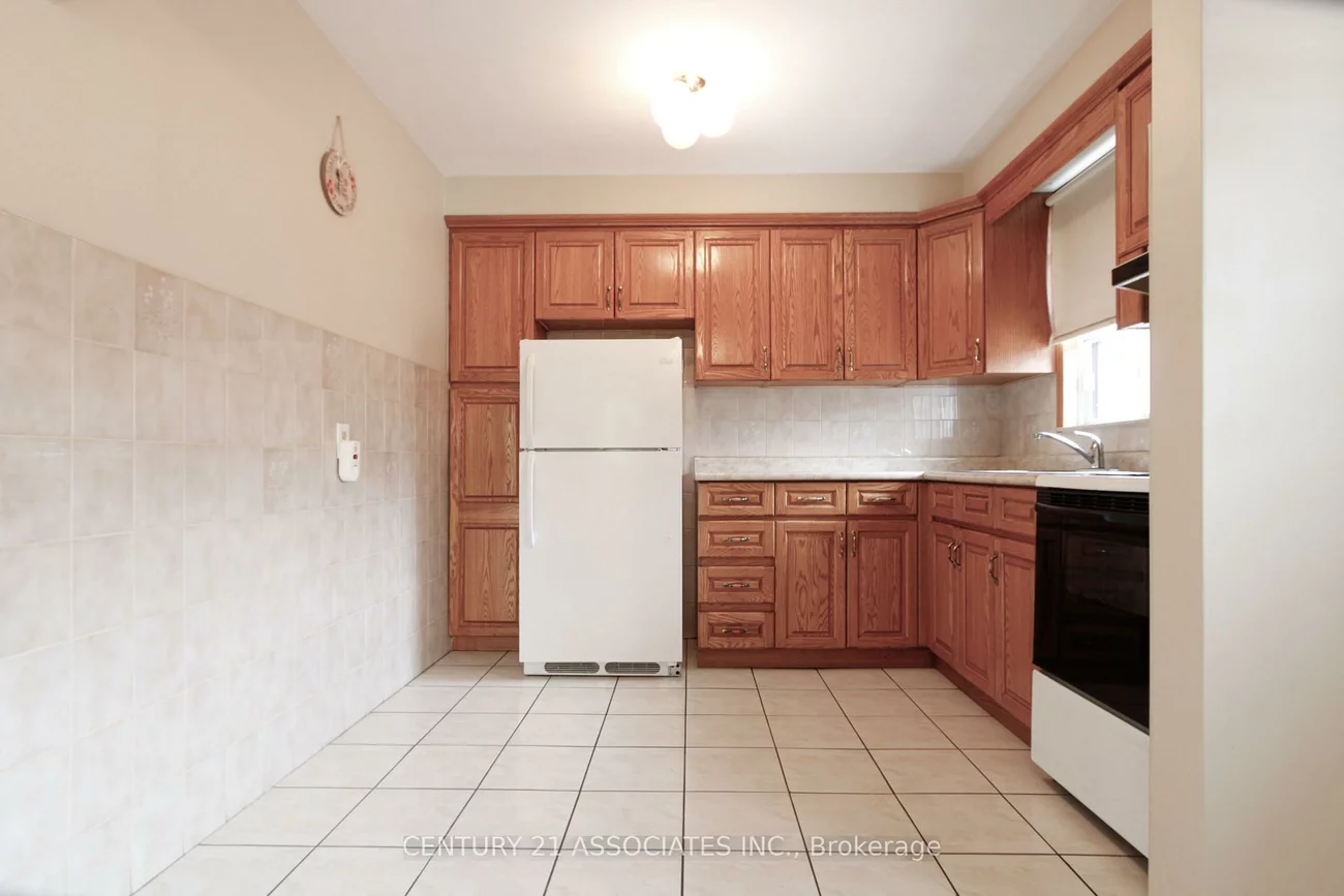 421, Lanor, Alderwood, Toronto