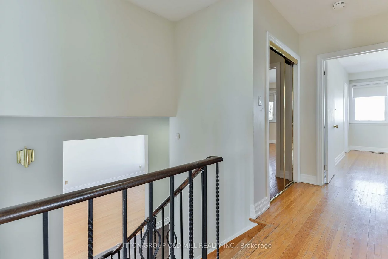 15, Manorhampton, Willowridge-Martingrove-Richview, Toronto