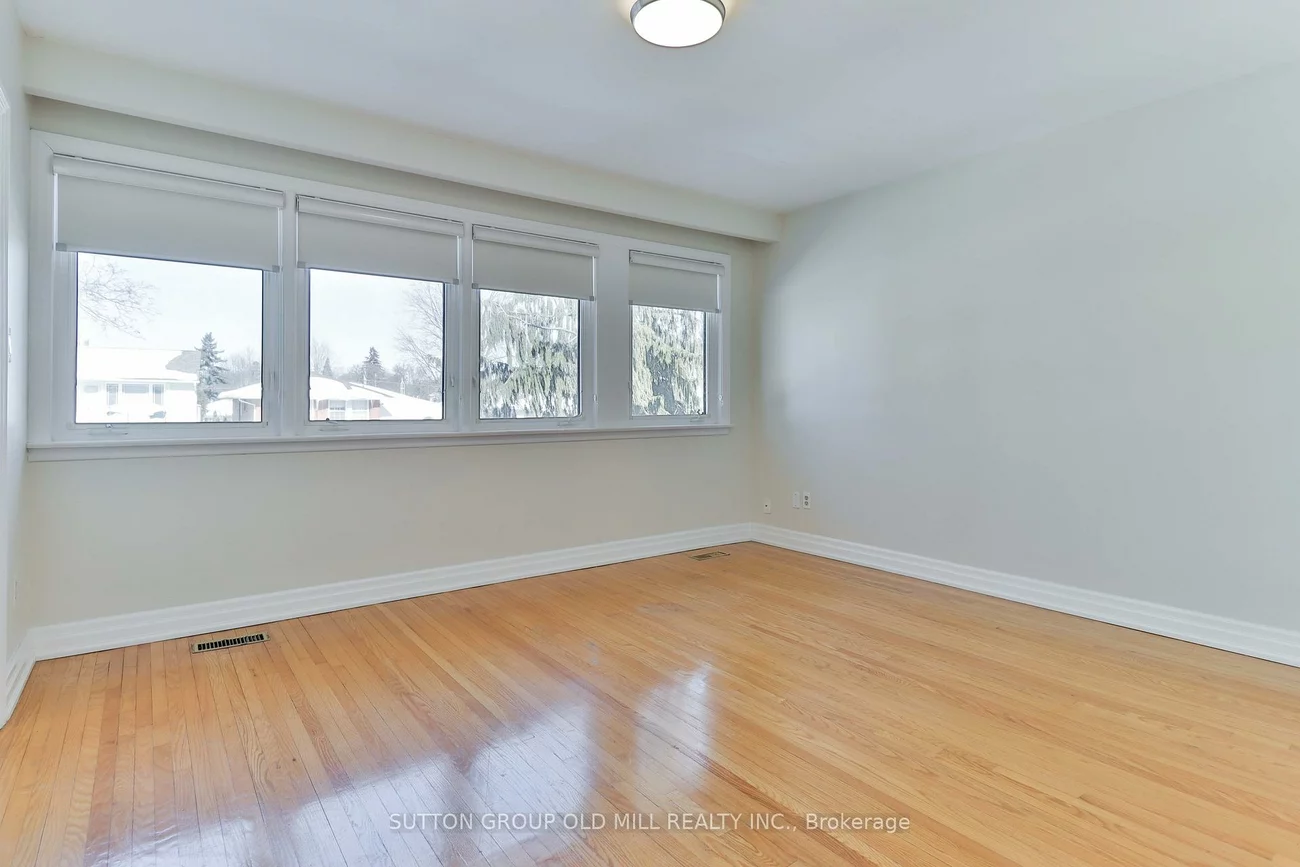 15, Manorhampton, Willowridge-Martingrove-Richview, Toronto