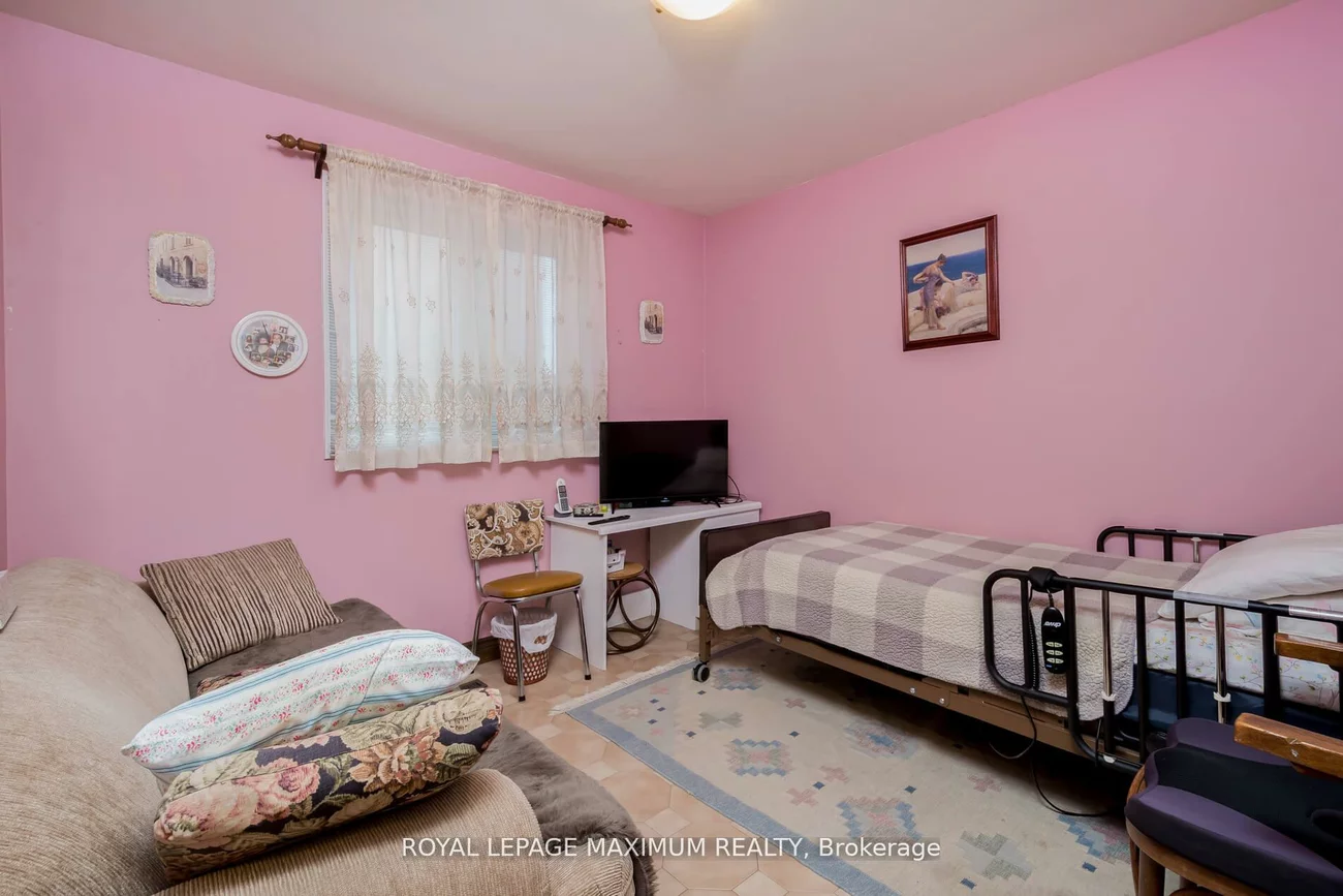 119, Glen Long, Yorkdale-Glen Park, Toronto