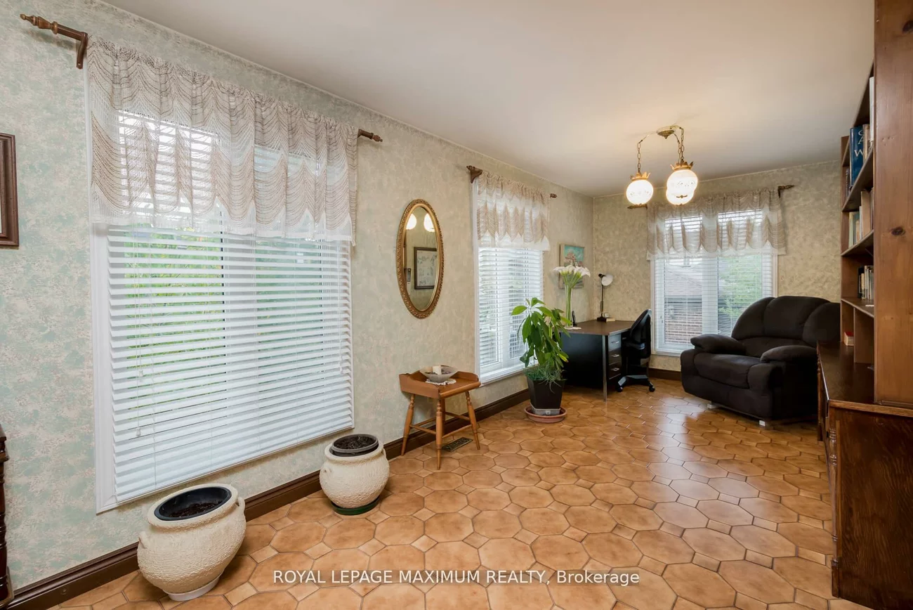 119, Glen Long, Yorkdale-Glen Park, Toronto