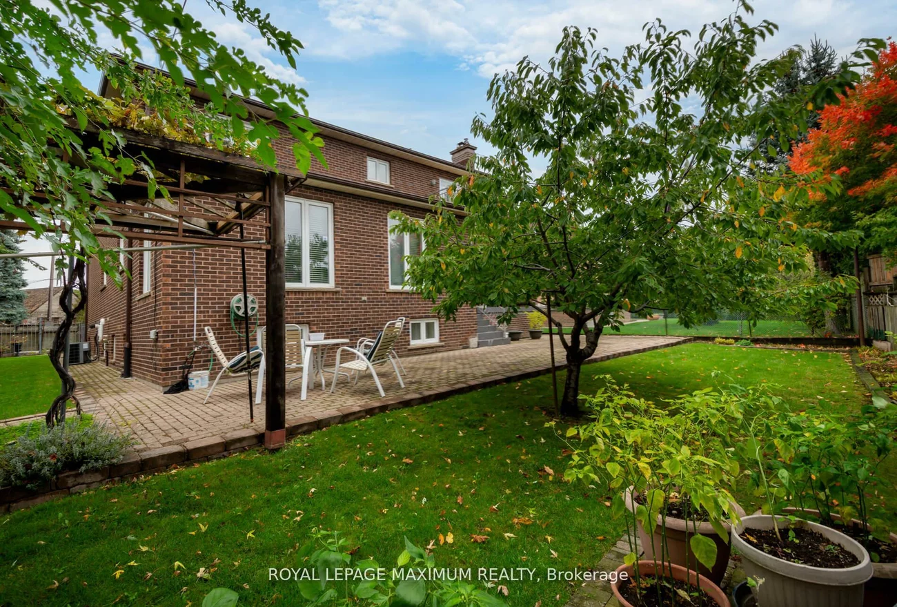 119, Glen Long, Yorkdale-Glen Park, Toronto