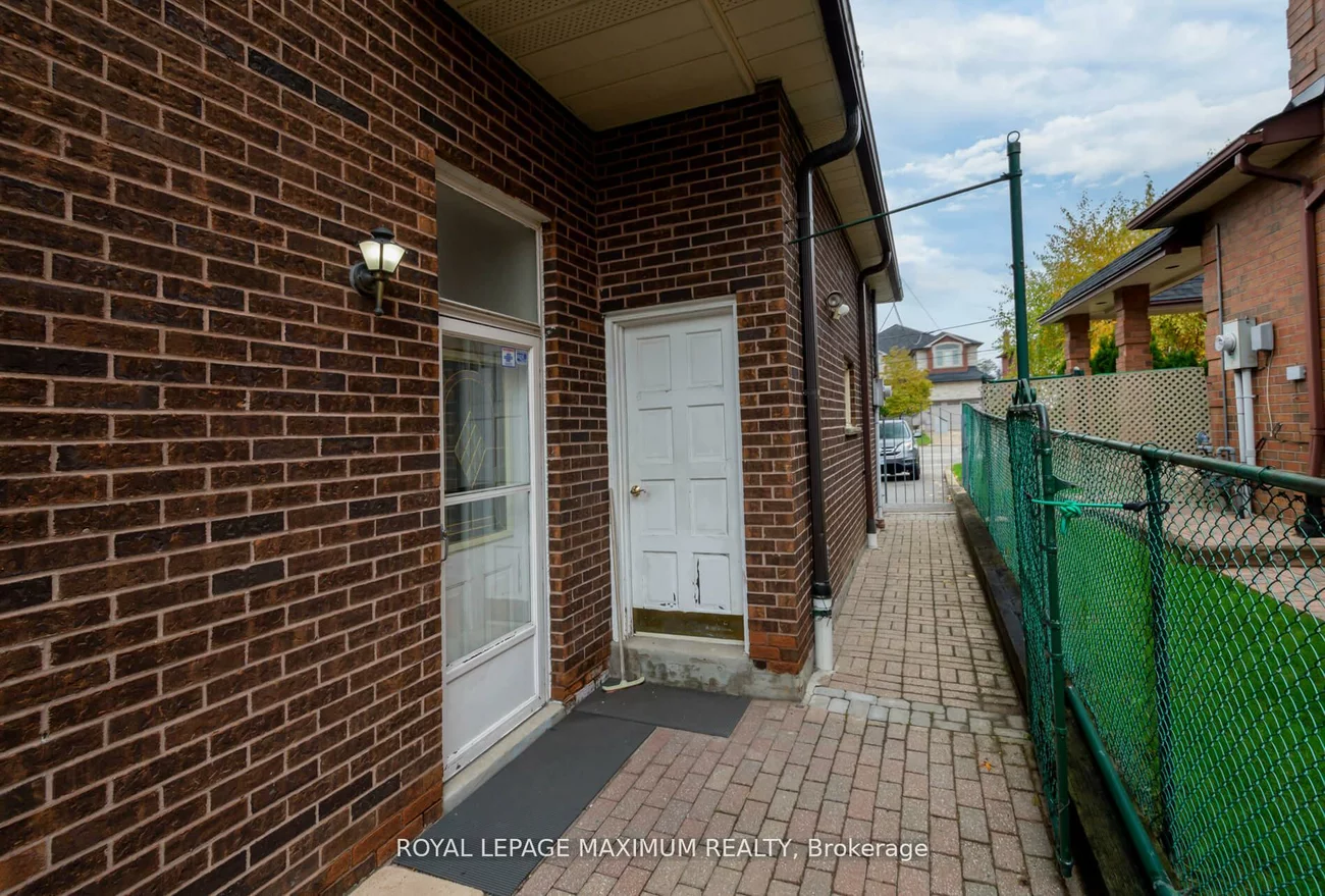 119, Glen Long, Yorkdale-Glen Park, Toronto