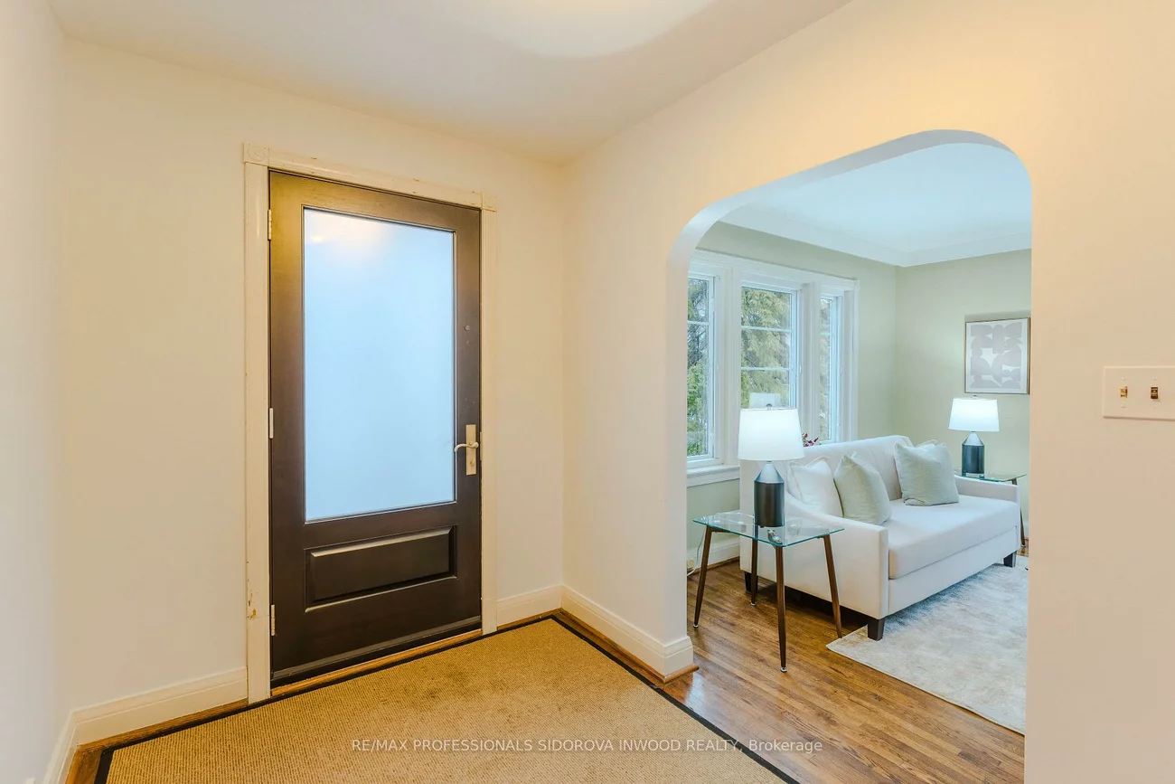 124, Evelyn, High Park North, Toronto