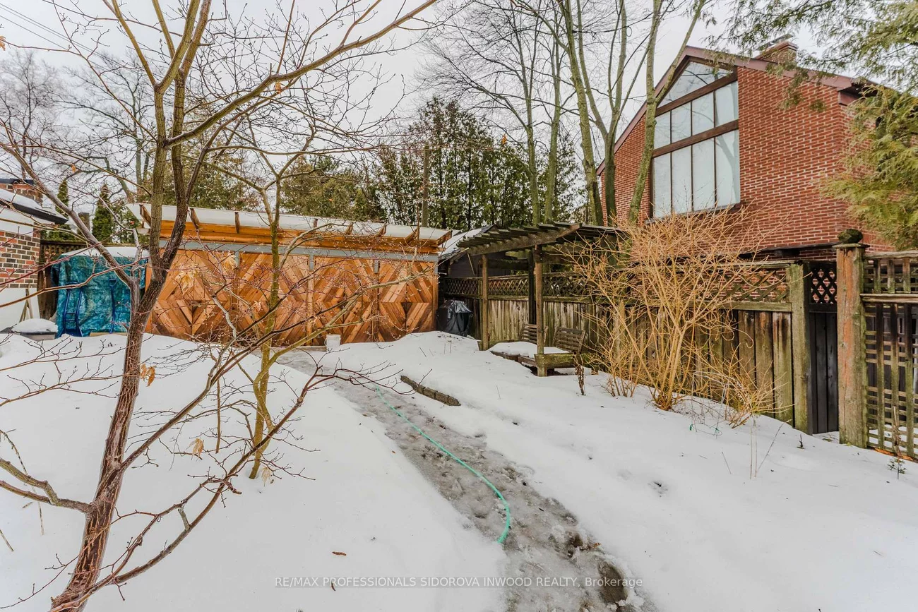 124, Evelyn, High Park North, Toronto