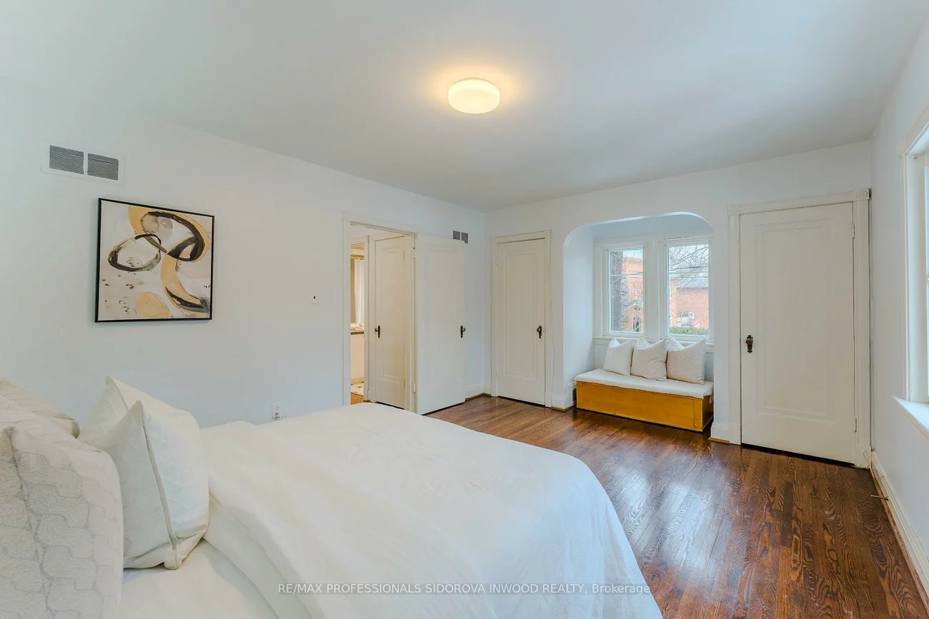 124, Evelyn, High Park North, Toronto