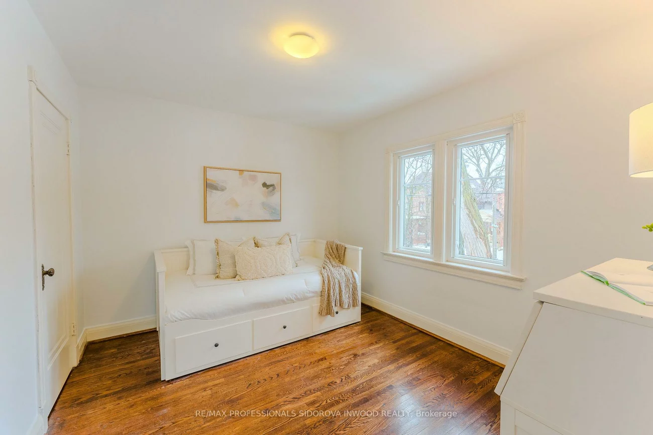 124, Evelyn, High Park North, Toronto