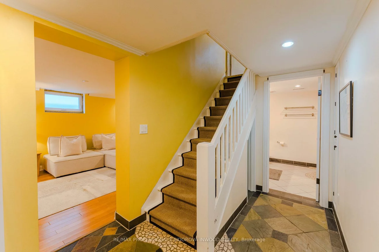 124, Evelyn, High Park North, Toronto