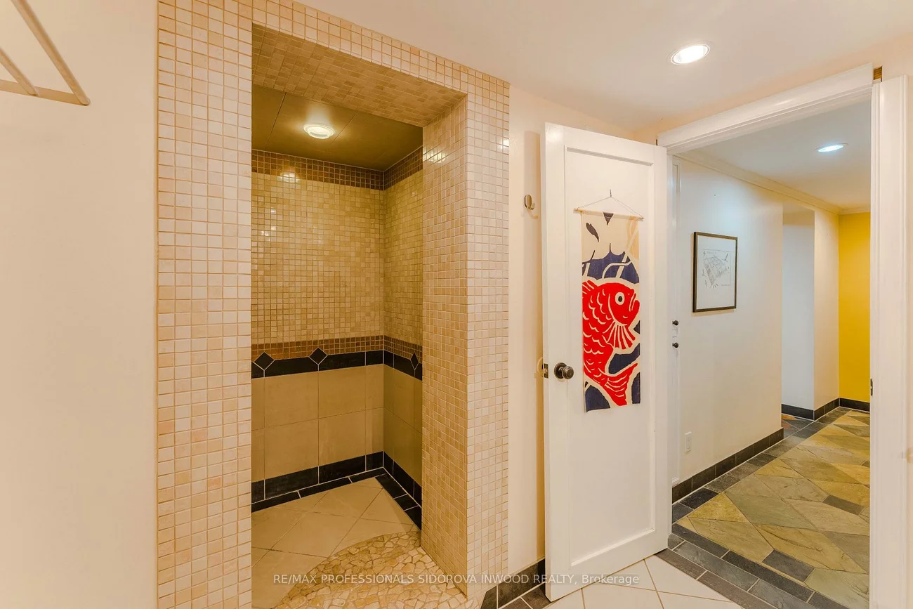 124, Evelyn, High Park North, Toronto