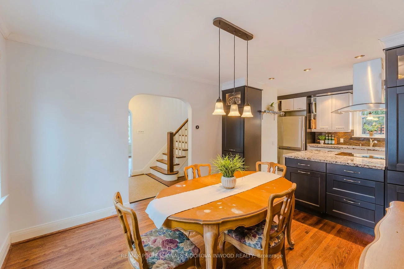 124, Evelyn, High Park North, Toronto