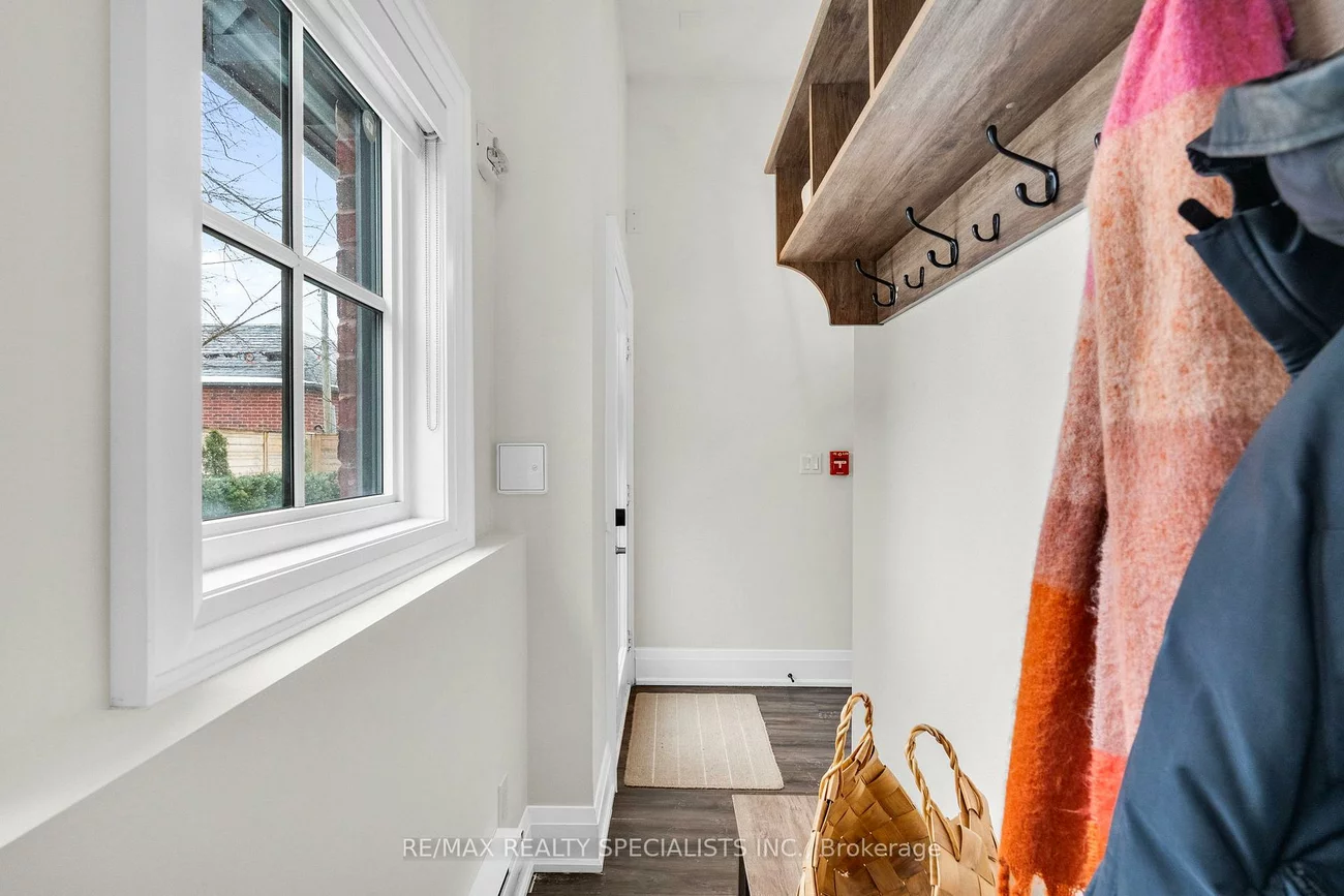 71, Elder, Long Branch, Toronto