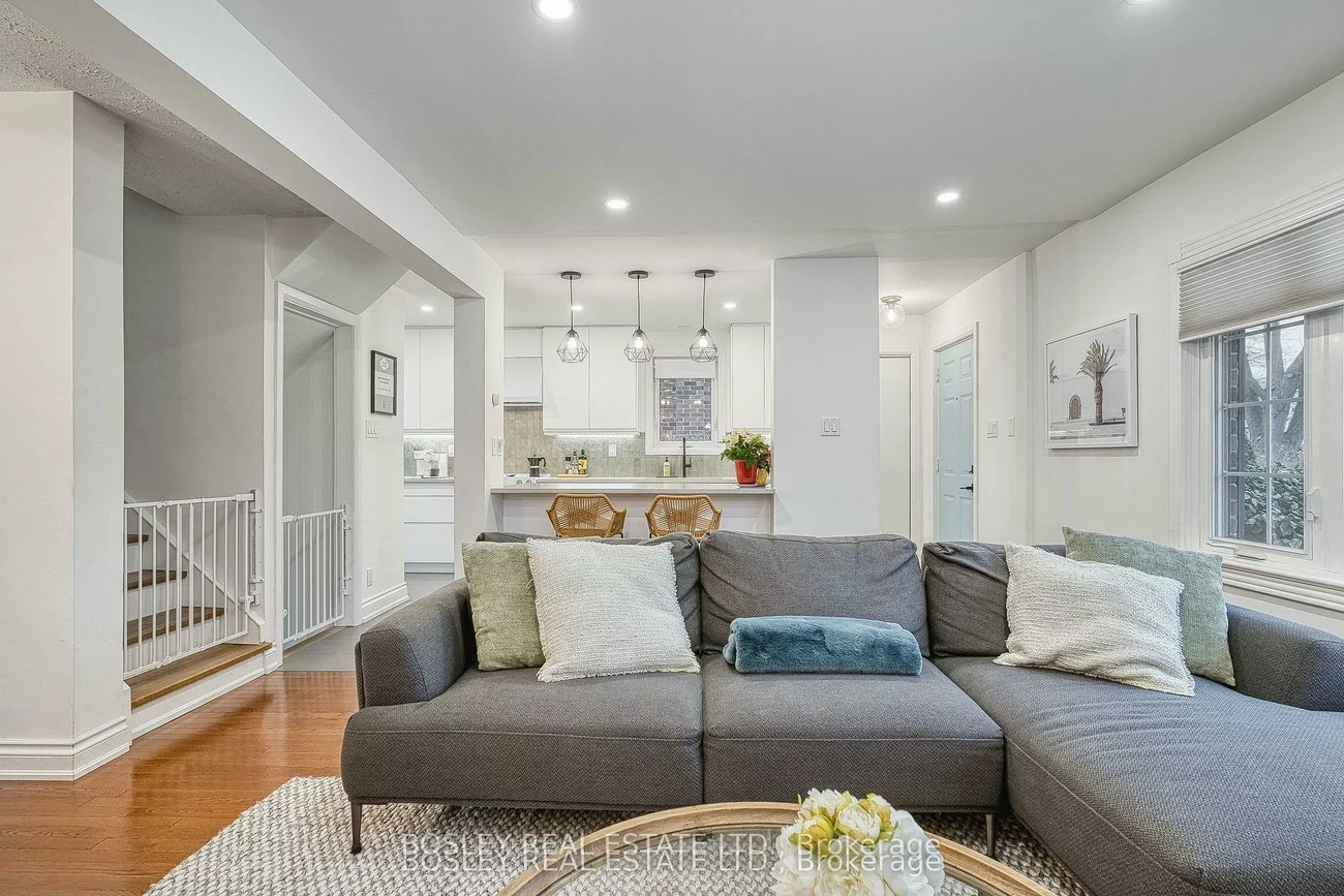 29, Patika, Weston, Toronto