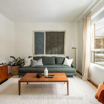 54, Lansdowne, Roncesvalles, Toronto