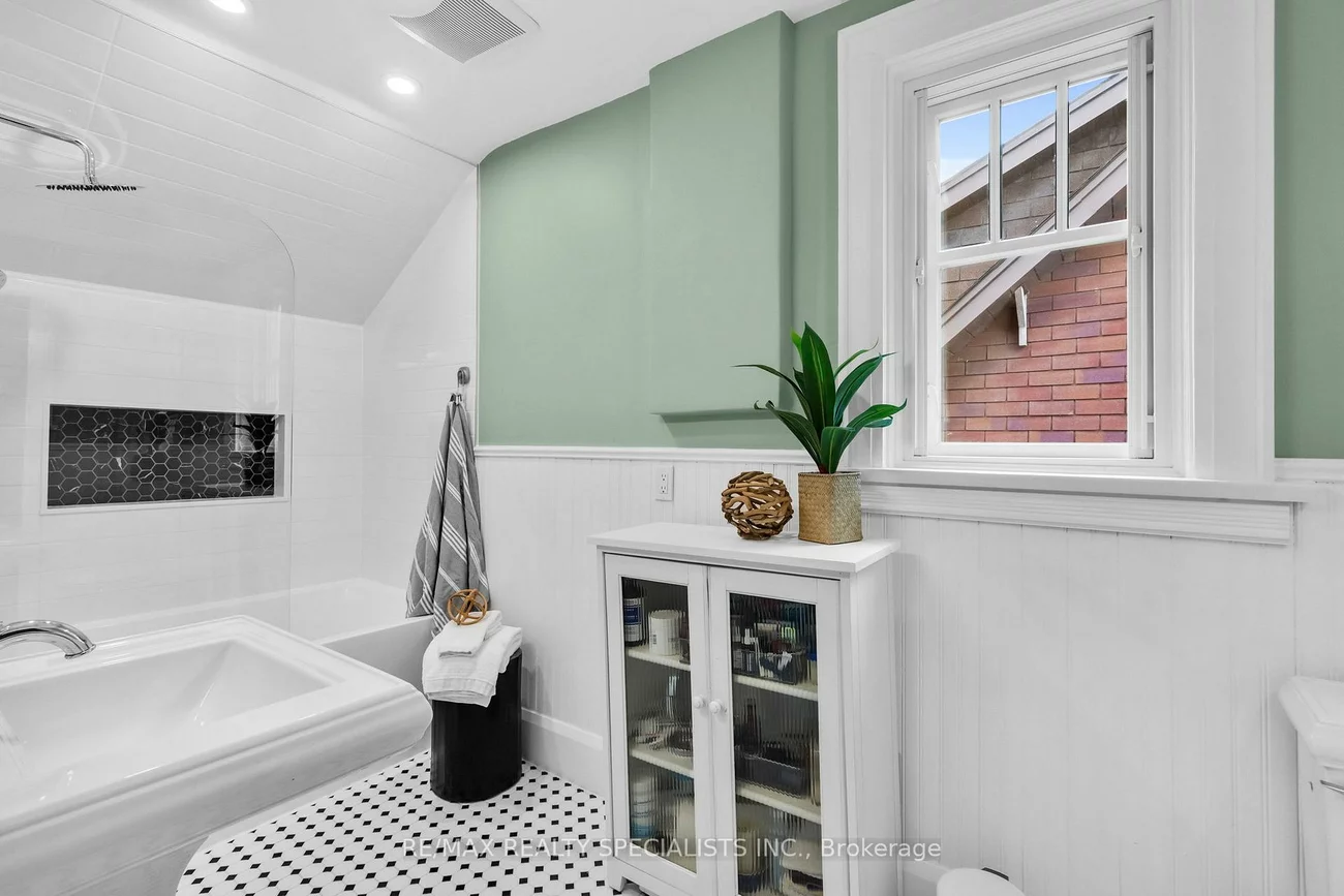 15, Eastbourne, Mimico, Toronto