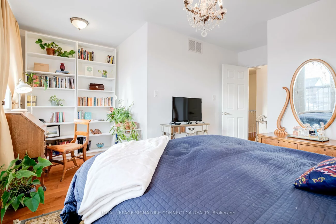 158, McRoberts, Corso Italia-Davenport, Toronto