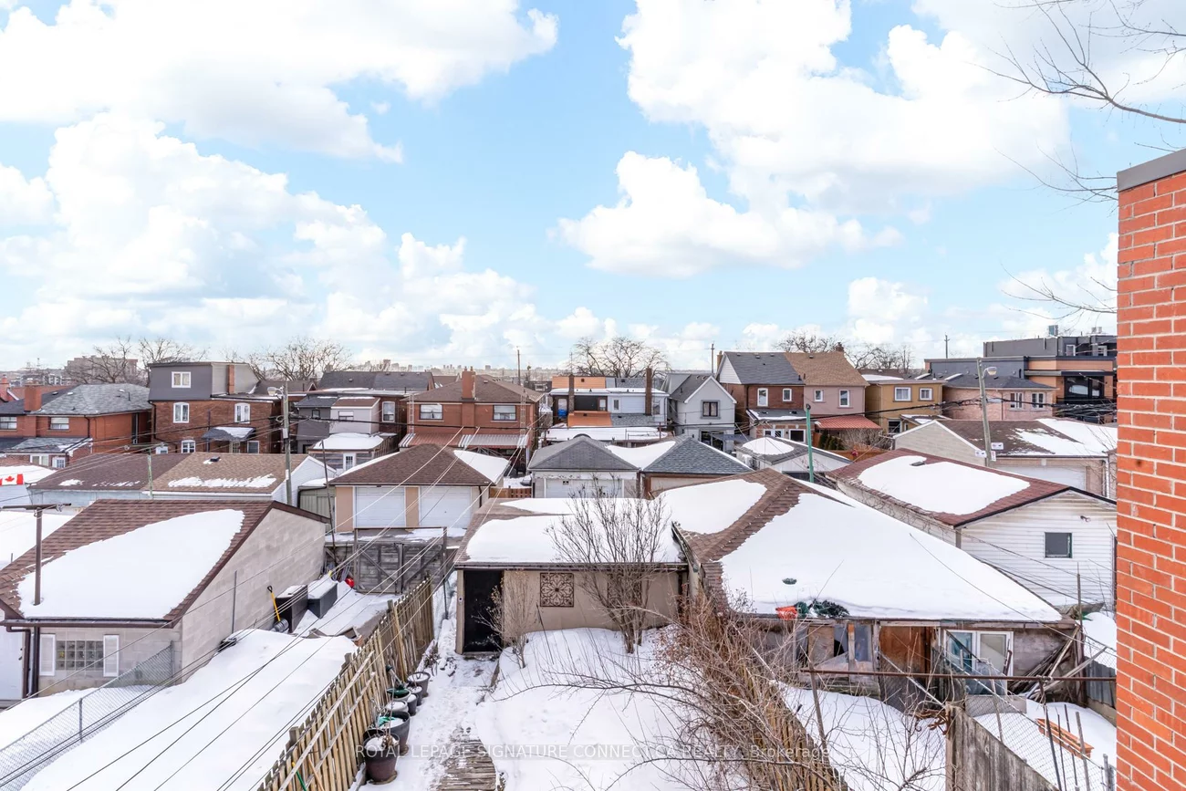 158, McRoberts, Corso Italia-Davenport, Toronto