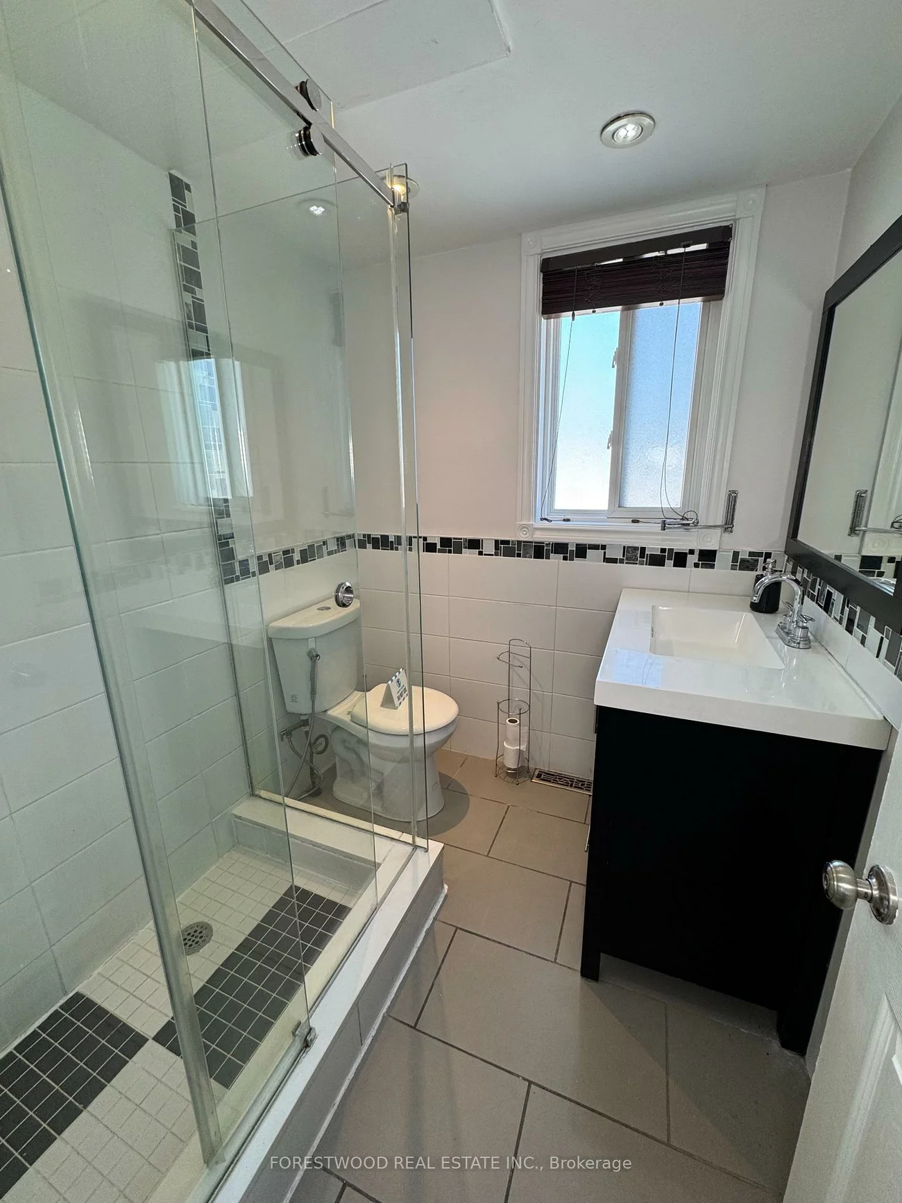 2566, Keele, Maple Leaf, Toronto