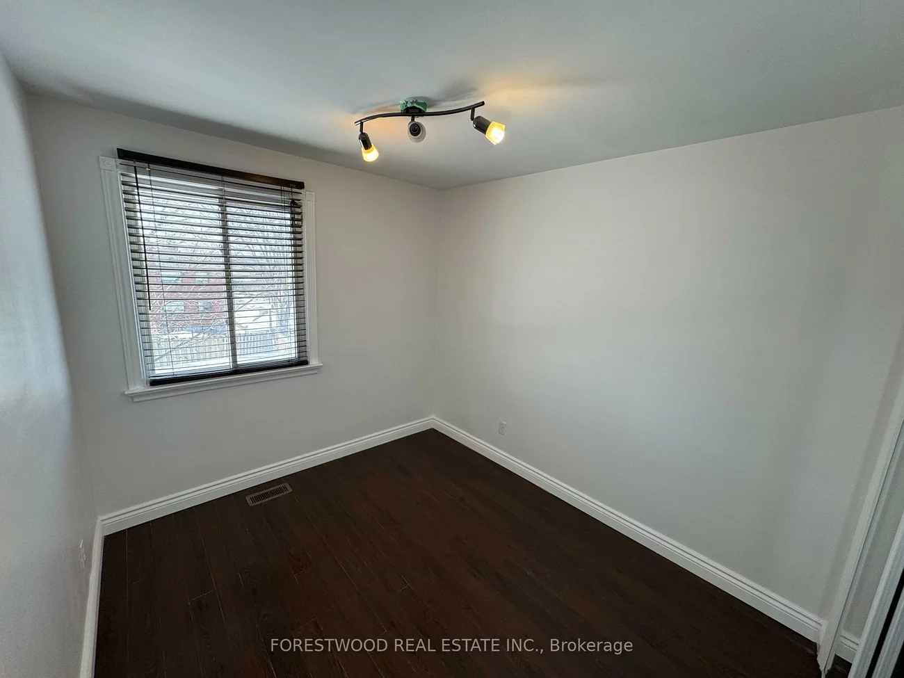 2566, Keele, Maple Leaf, Toronto