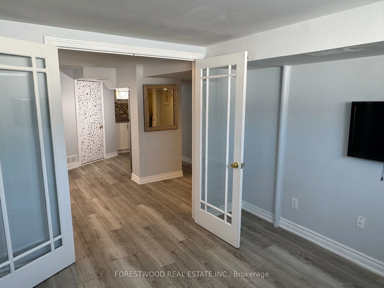 2566, Keele, Maple Leaf, Toronto