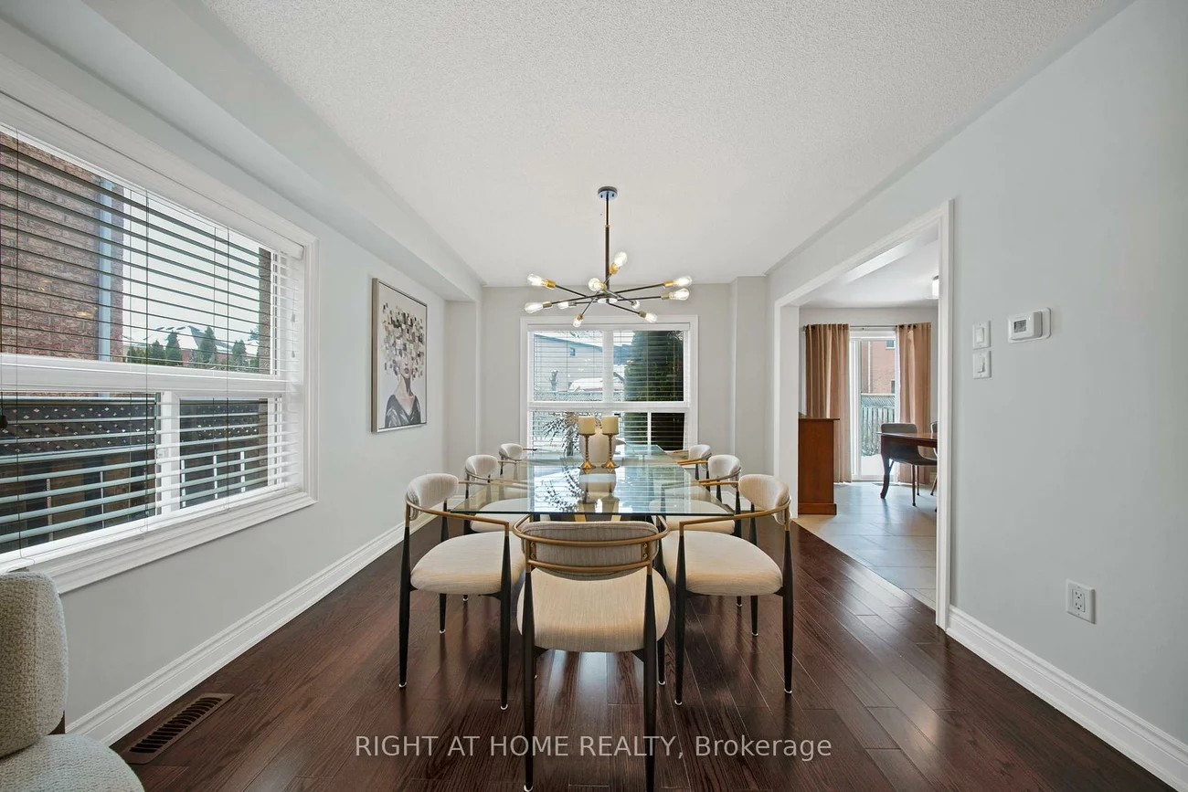 215, Queenslea, Humberlea-Pelmo Park W4, Toronto