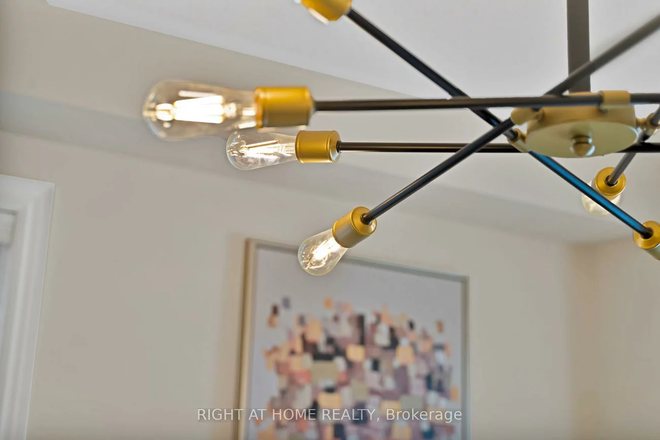 215, Queenslea, Humberlea-Pelmo Park W4, Toronto