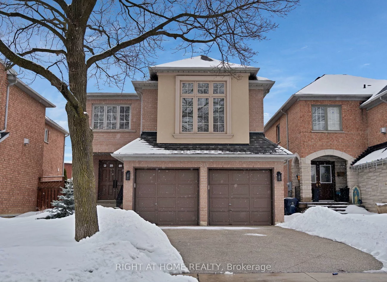 215, Queenslea, Humberlea-Pelmo Park W4, Toronto