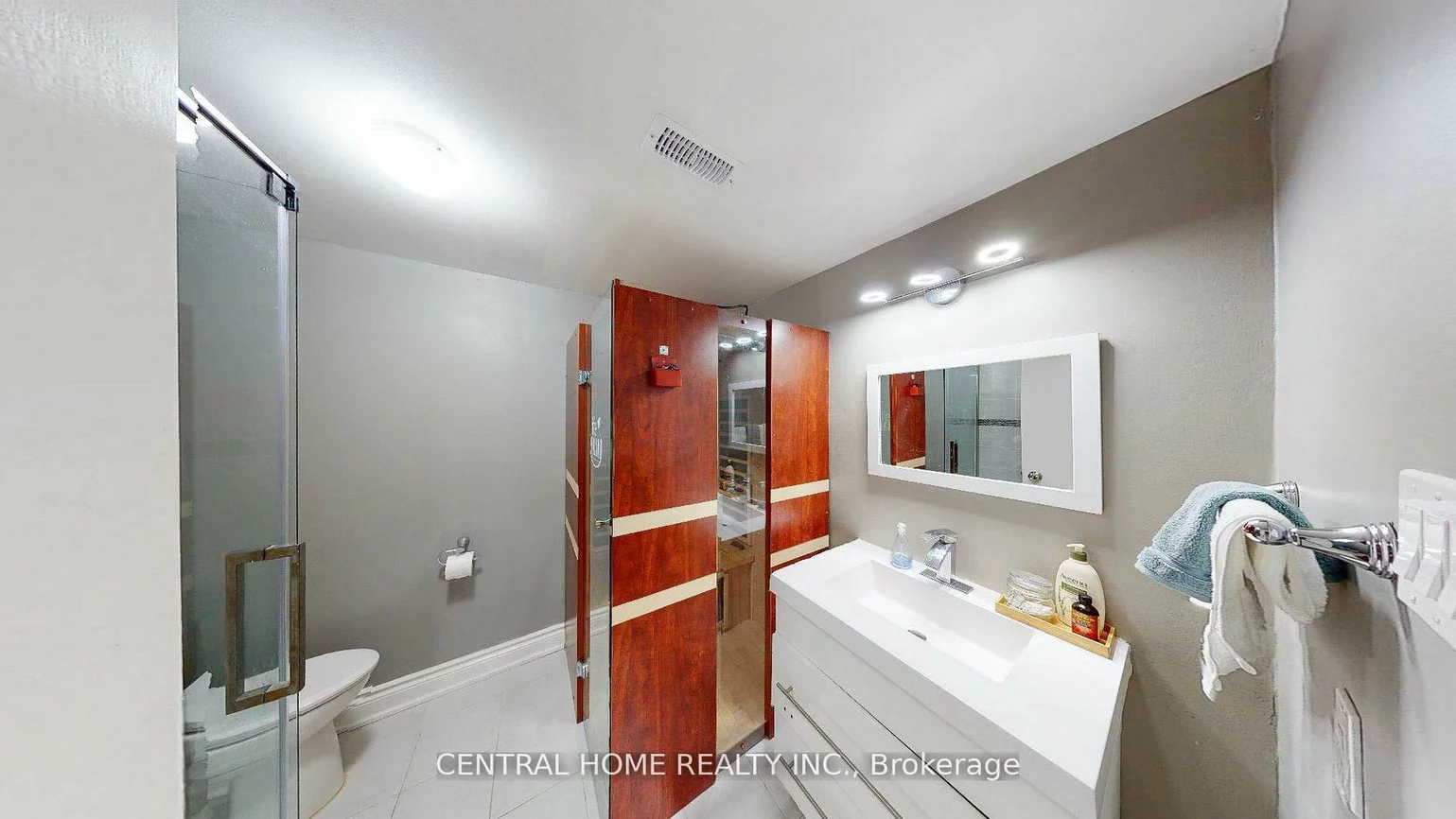 4, Robaldon, Edenbridge-Humber Valley, Toronto