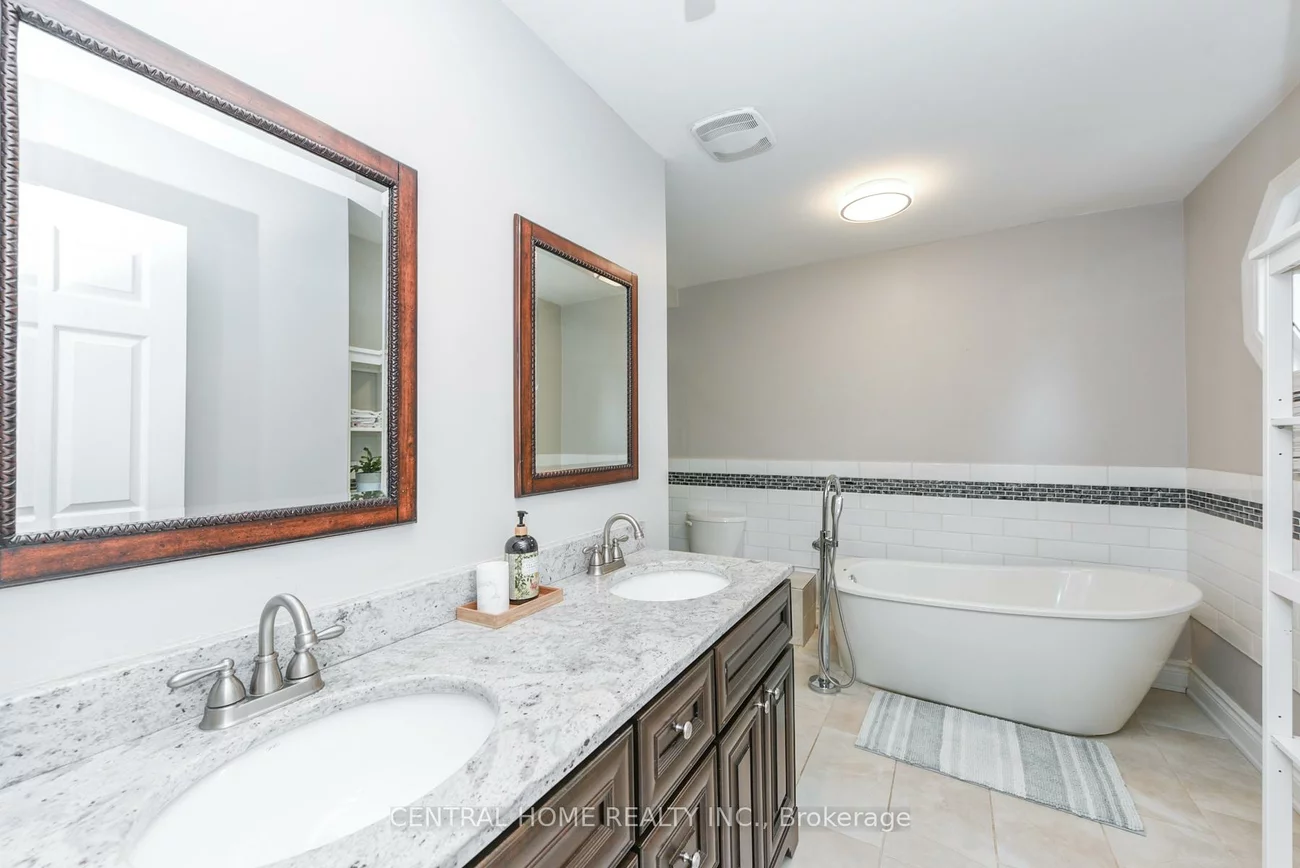 4, Robaldon, Edenbridge-Humber Valley, Toronto