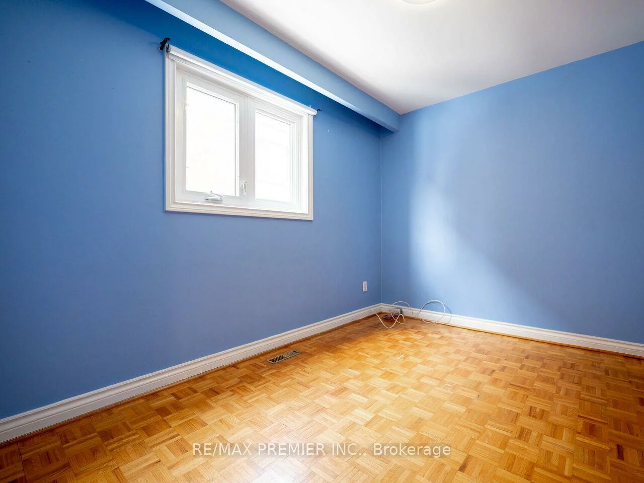 17, Cabana, Humber Summit, Toronto