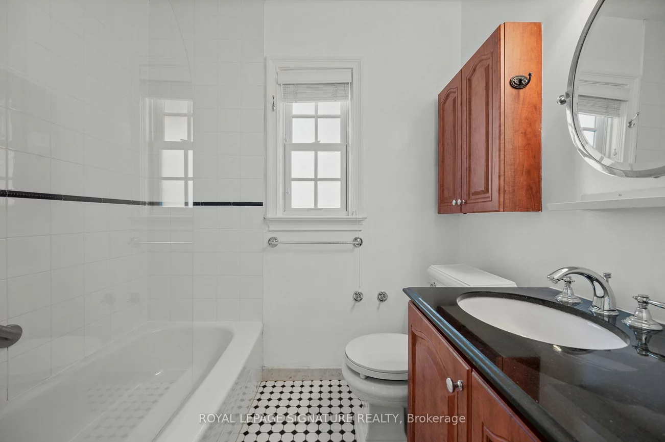 28, Eagle, Stonegate-Queensway, Toronto