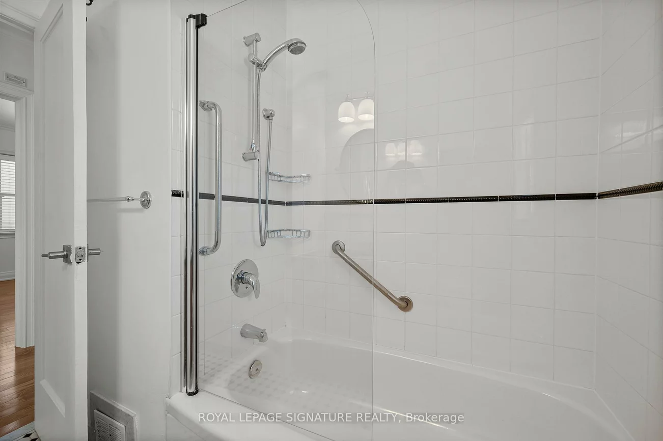 28, Eagle, Stonegate-Queensway, Toronto