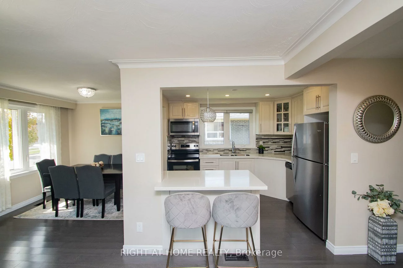 65, Bridgenorth, Thistletown-Beaumonde Heights, Toronto