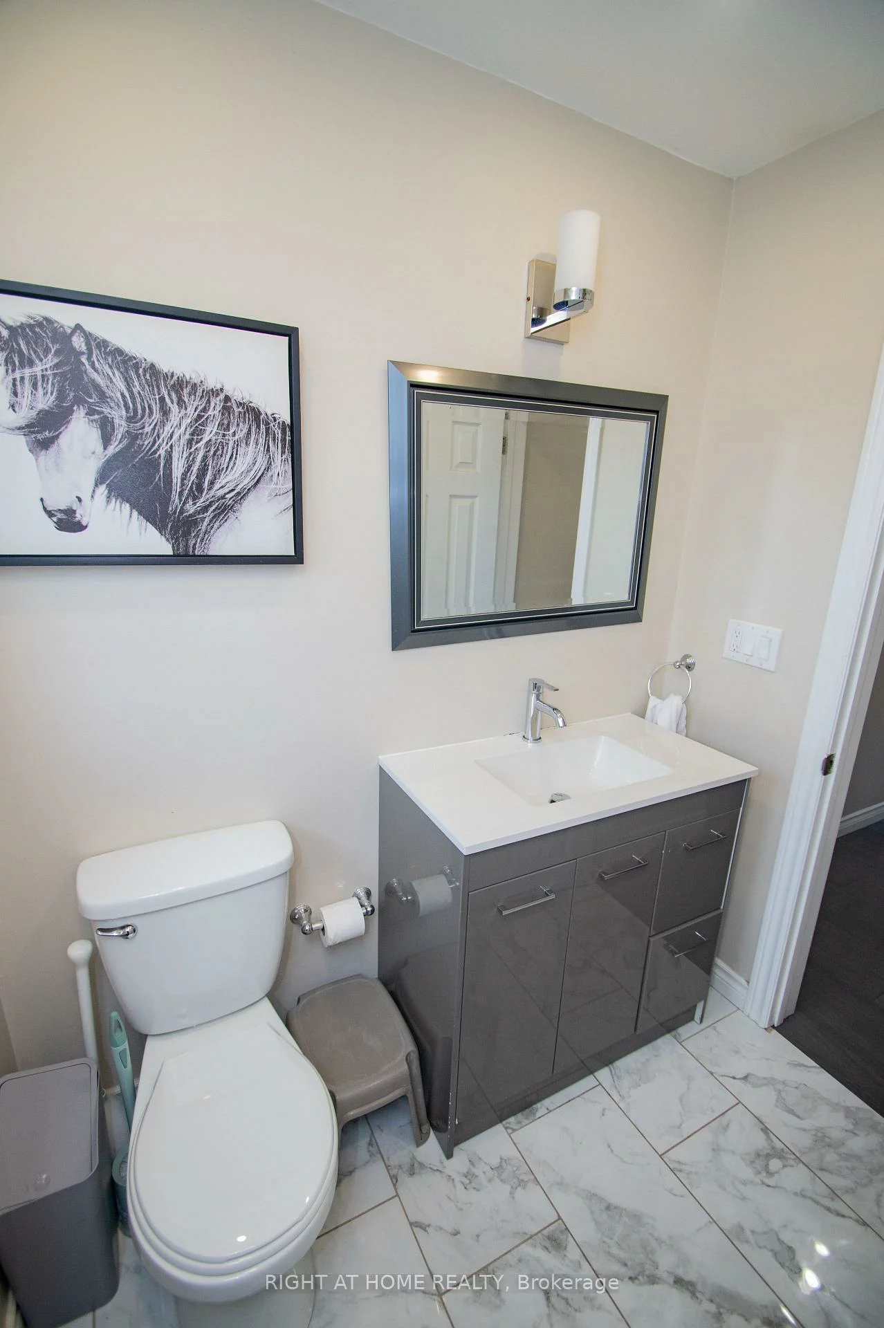 65, Bridgenorth, Thistletown-Beaumonde Heights, Toronto