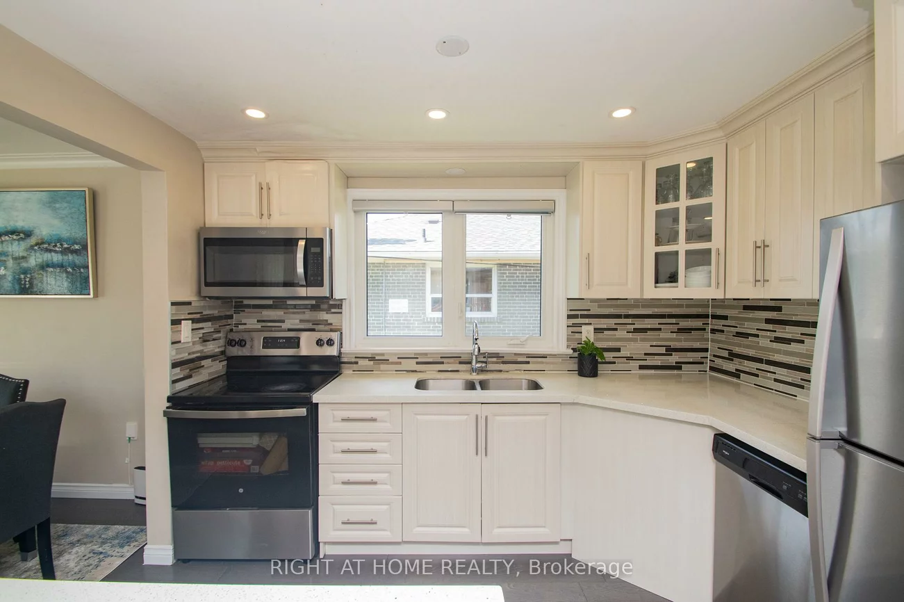 65, Bridgenorth, Thistletown-Beaumonde Heights, Toronto