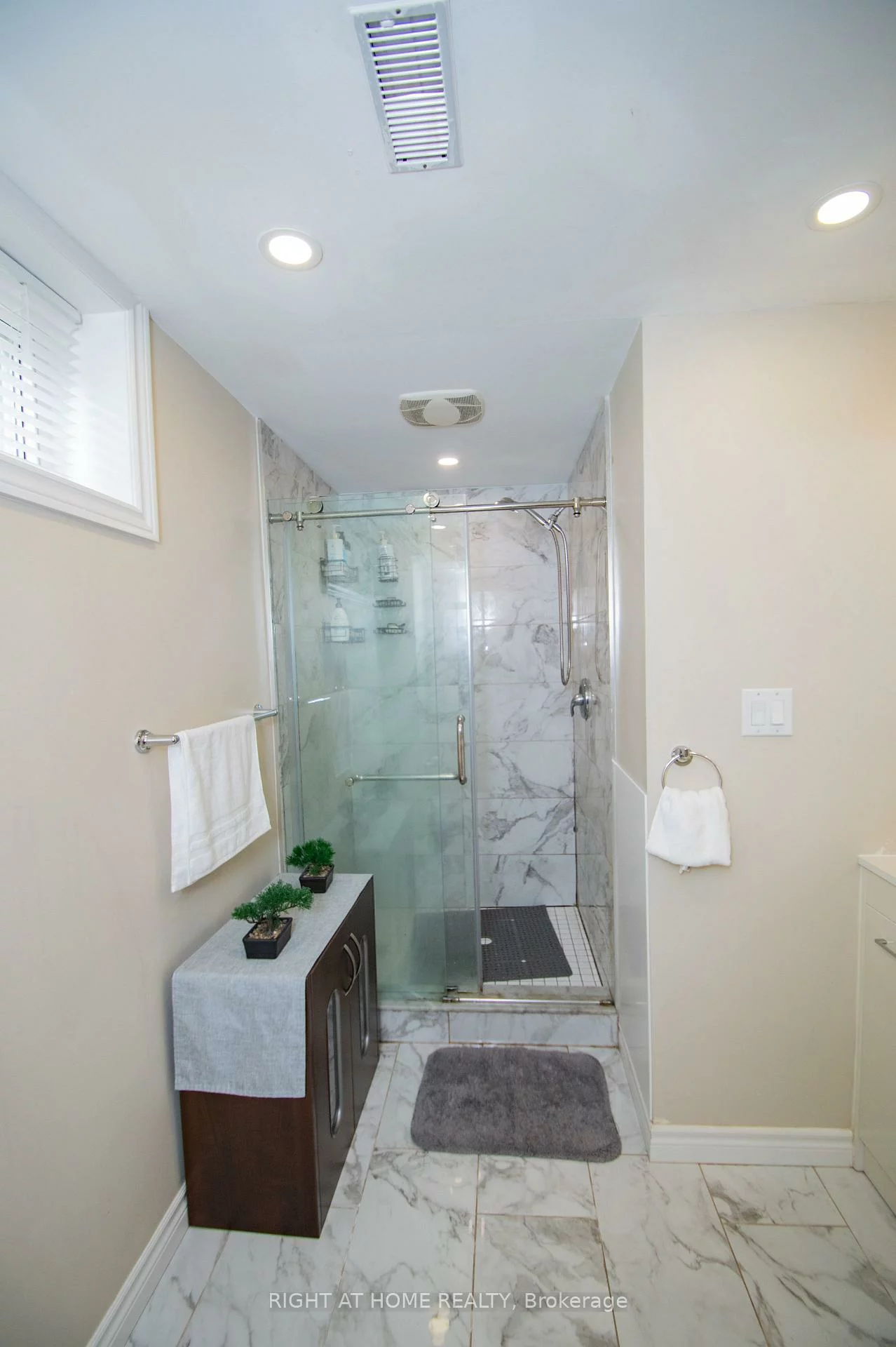 65, Bridgenorth, Thistletown-Beaumonde Heights, Toronto