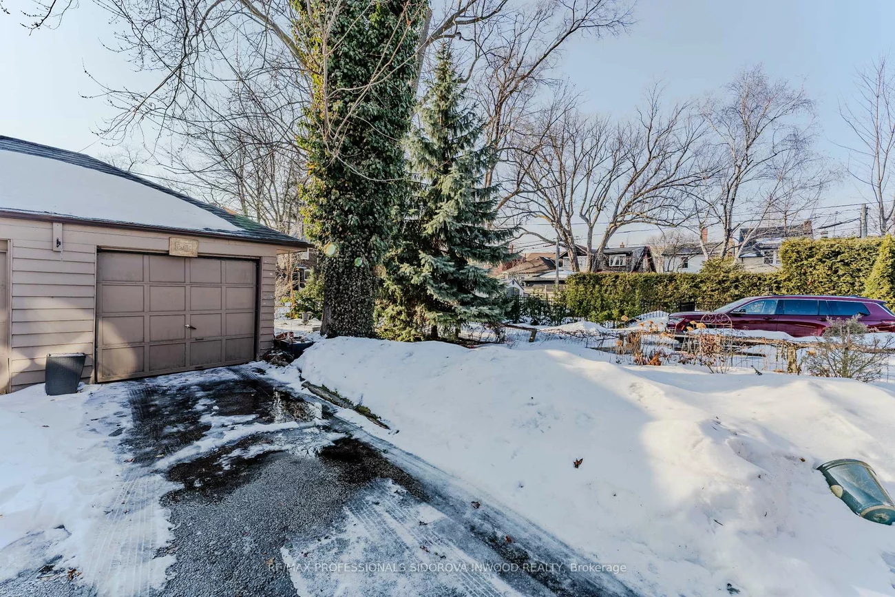 44, Thornhill, Lambton Baby Point, Toronto