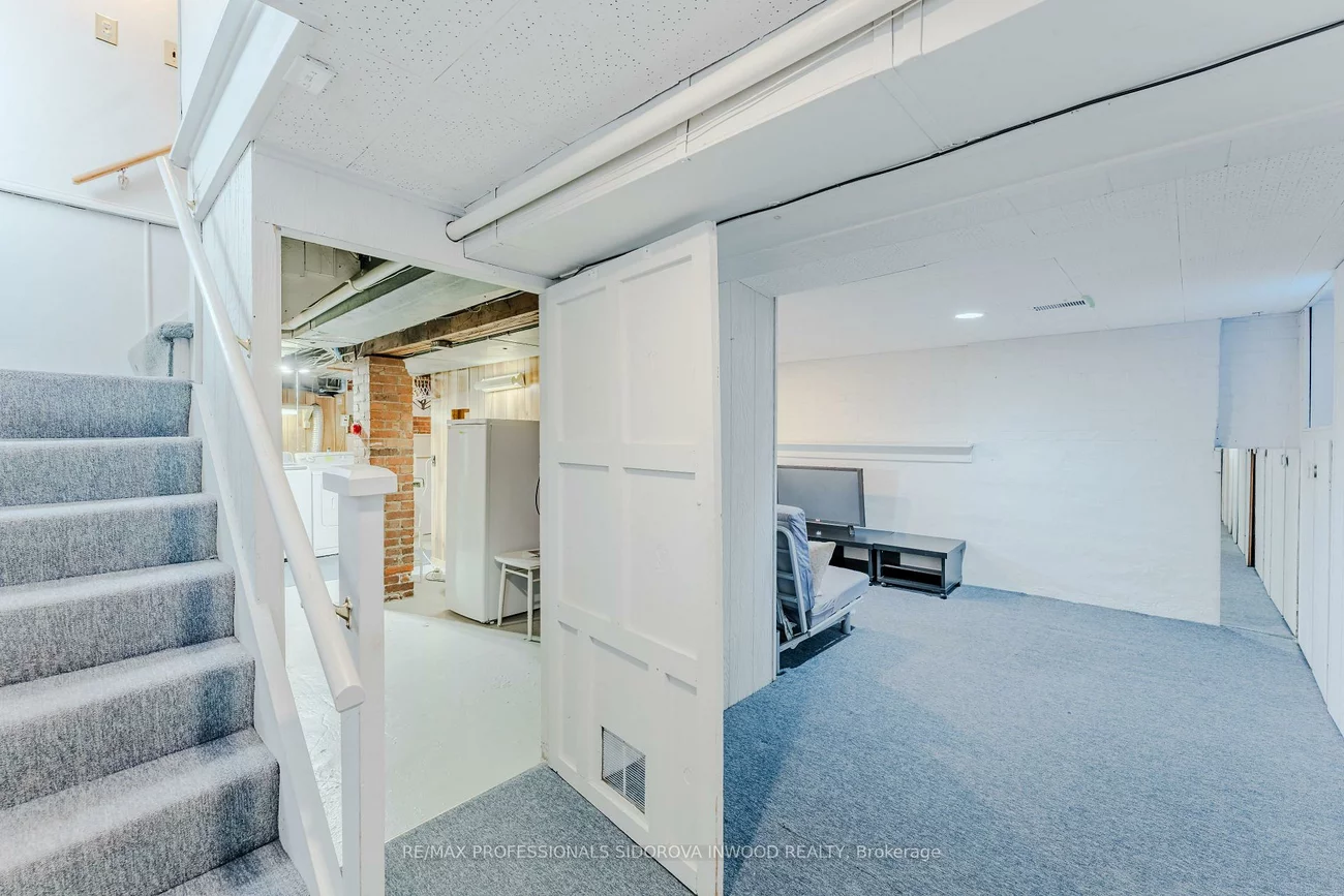 44, Thornhill, Lambton Baby Point, Toronto