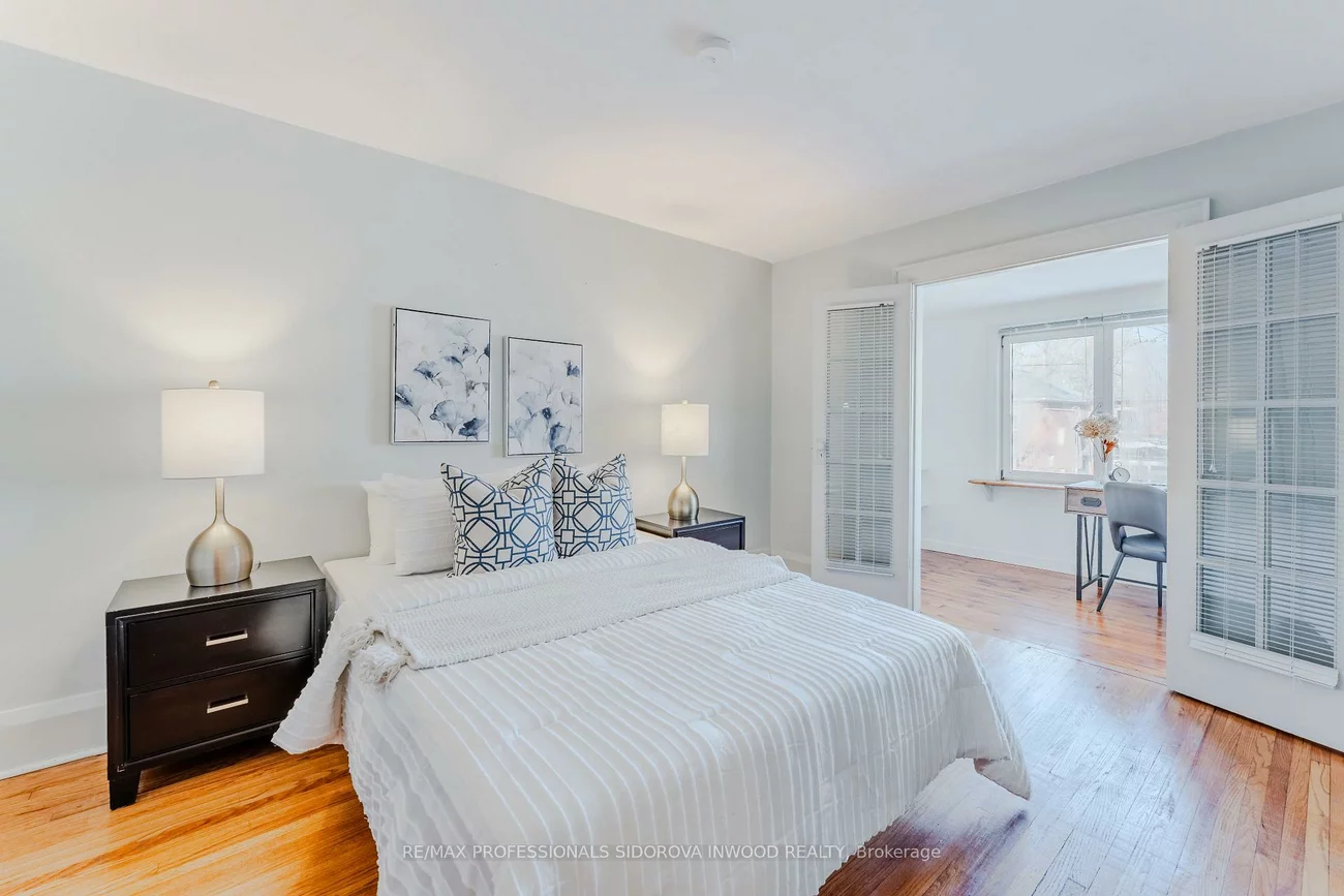 44, Thornhill, Lambton Baby Point, Toronto