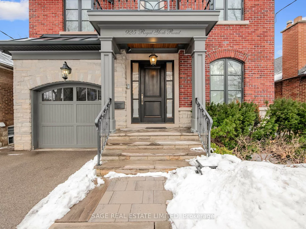 925, Royal York, Stonegate-Queensway, Toronto