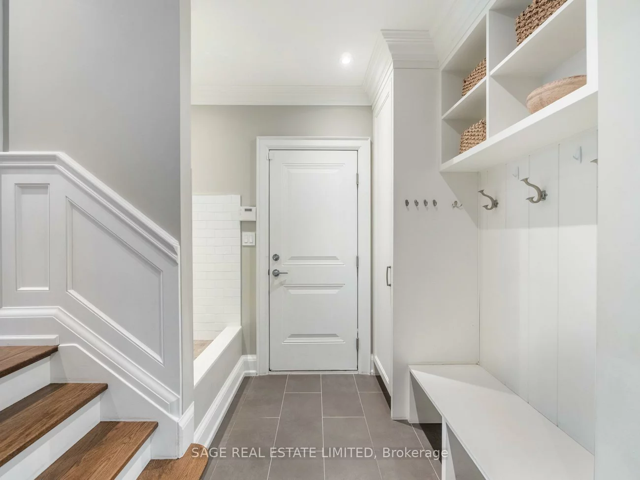 925, Royal York, Stonegate-Queensway, Toronto