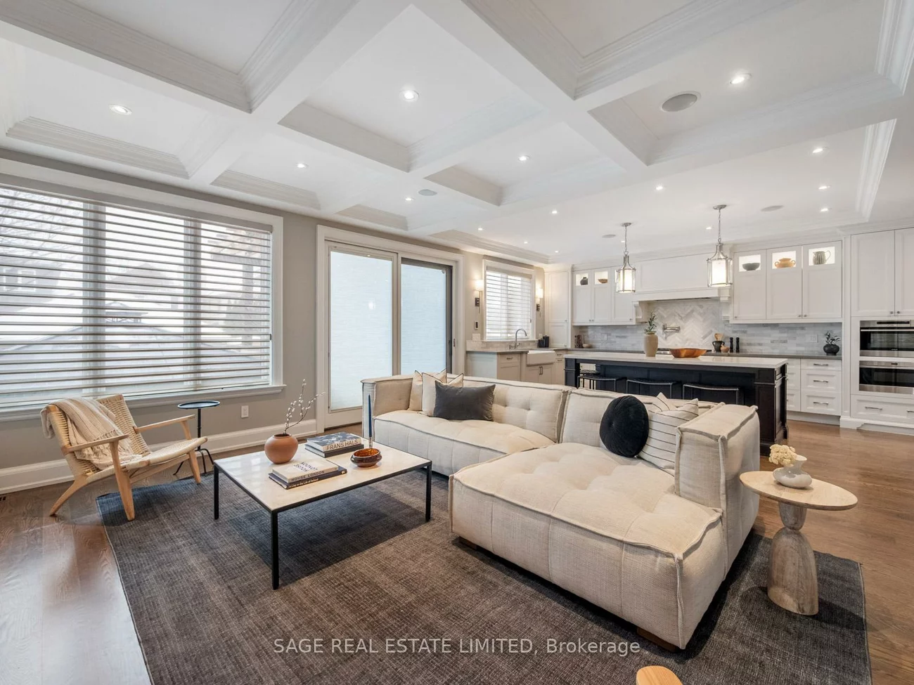 925, Royal York, Stonegate-Queensway, Toronto