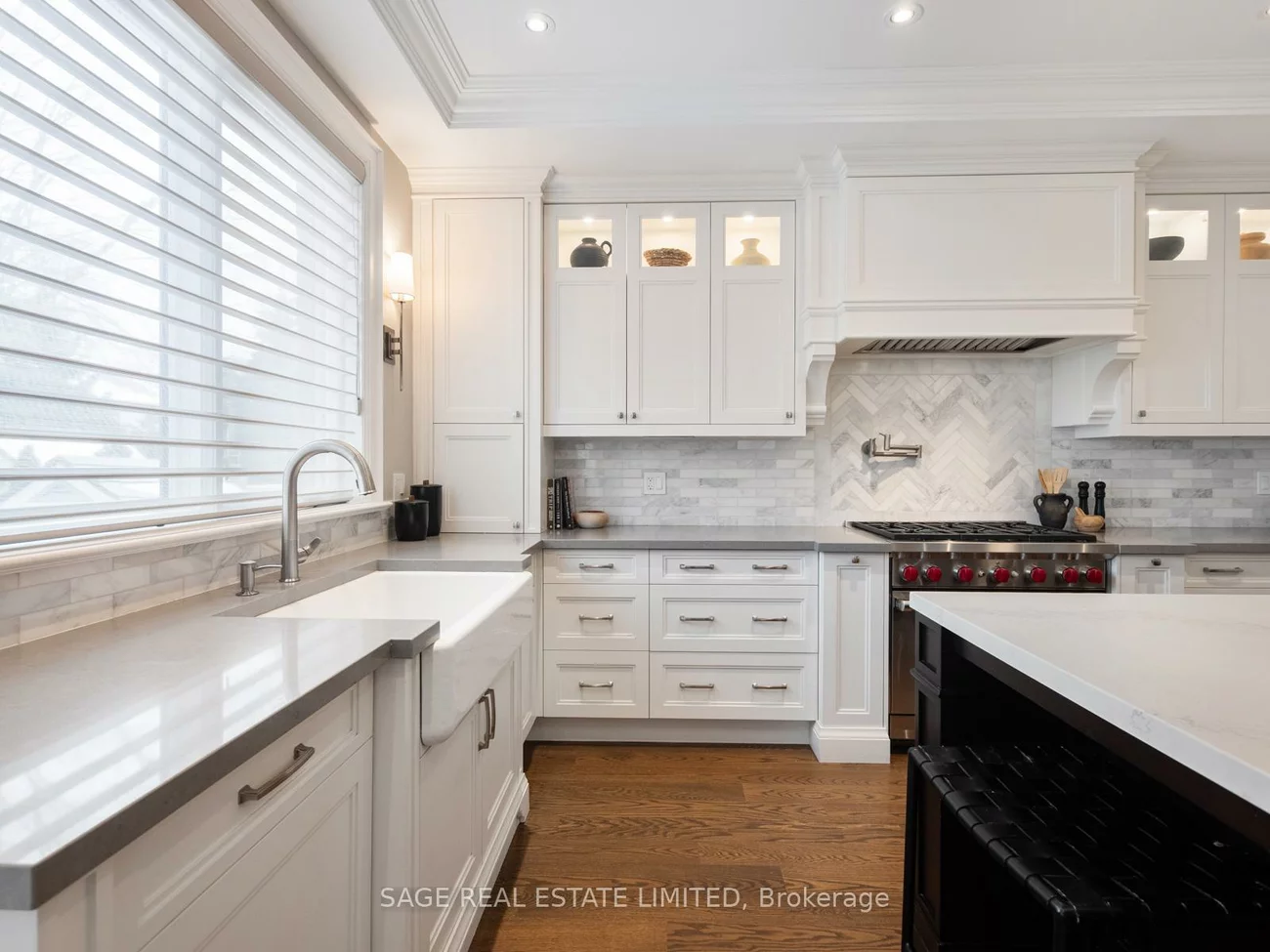 925, Royal York, Stonegate-Queensway, Toronto