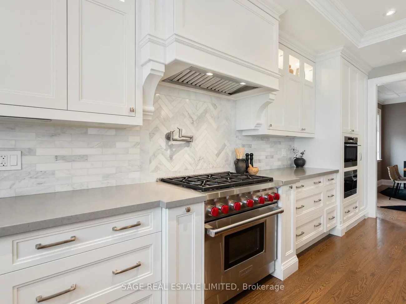 925, Royal York, Stonegate-Queensway, Toronto