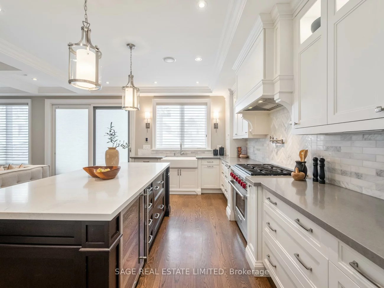 925, Royal York, Stonegate-Queensway, Toronto