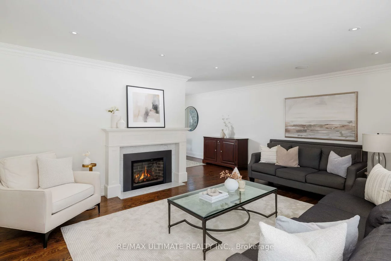 27, Ravensbourne, Princess-Rosethorn, Toronto