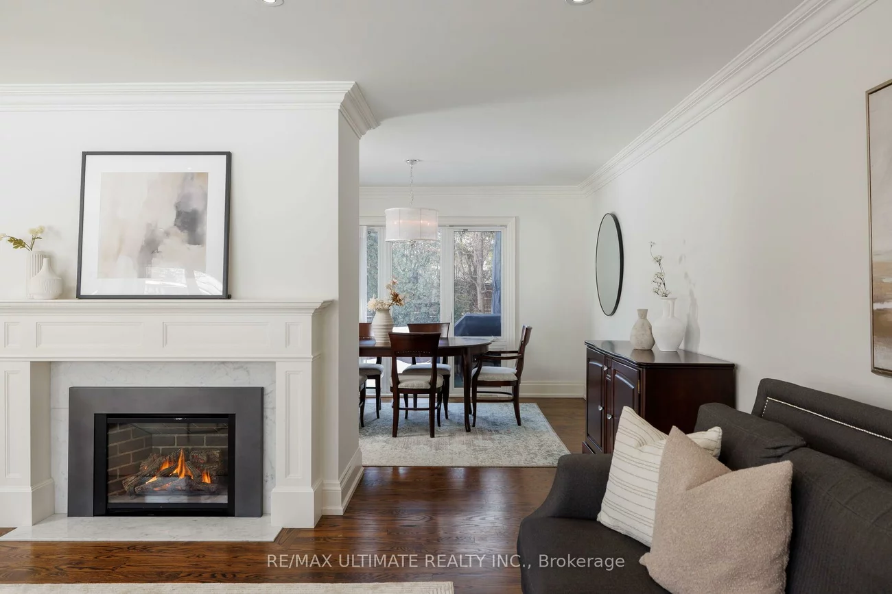 27, Ravensbourne, Princess-Rosethorn, Toronto