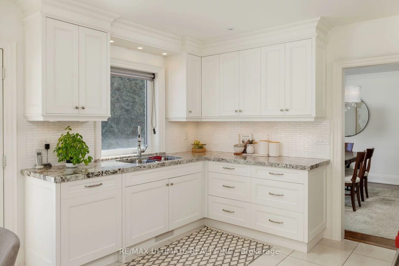 27, Ravensbourne, Princess-Rosethorn, Toronto