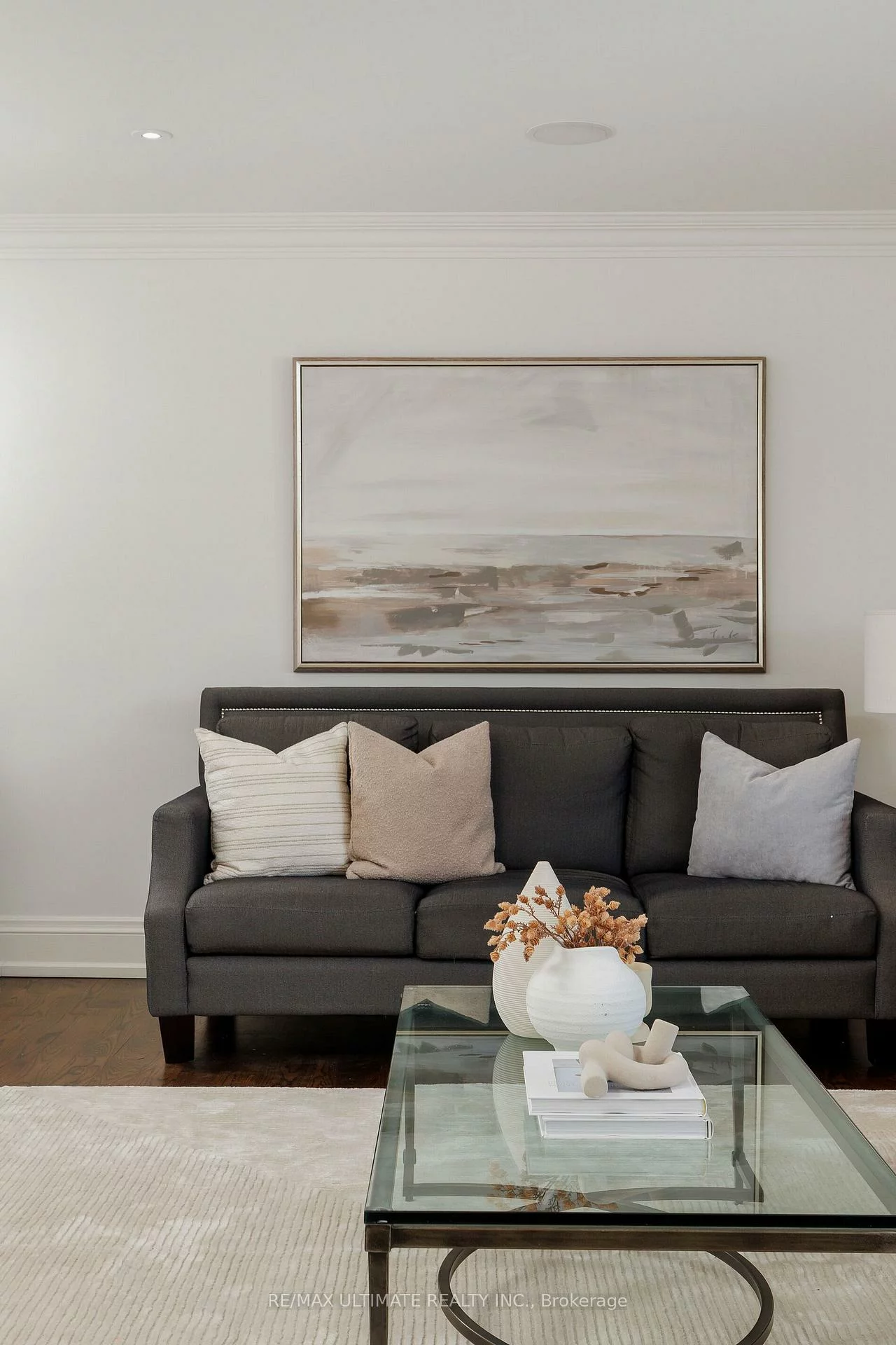 27, Ravensbourne, Princess-Rosethorn, Toronto